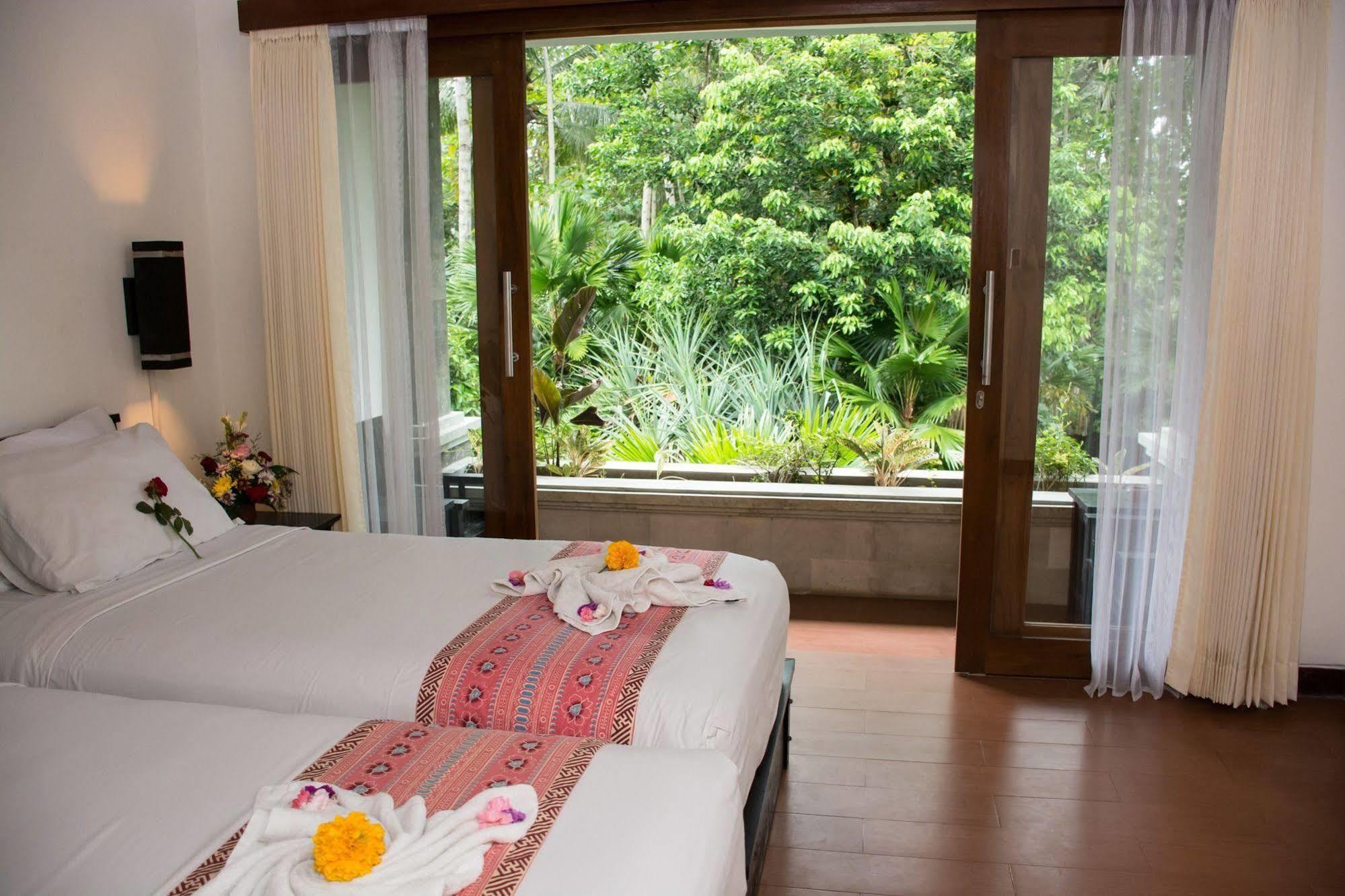 The Galuh Pekutatan Hotel Pulukan Exterior photo